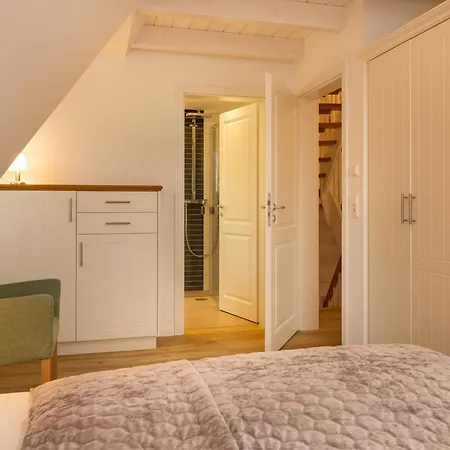 Ferienhaushaelfte Joeri Hues 1 Prázdninový dům