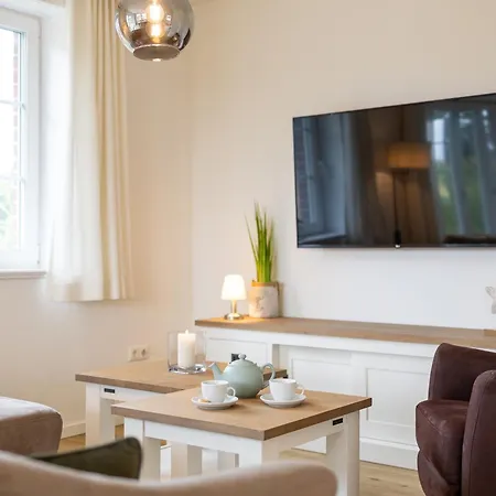 Ferienhaushaelfte Joeri Hues 1 * Nebel