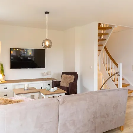 Ferienhaushaelfte Joeri Hues 1 * Nebel