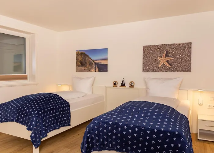 Holiday home Ferienhaushaelfte Joeri Hues 1